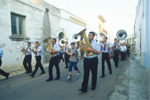 still from the film LA BANDA